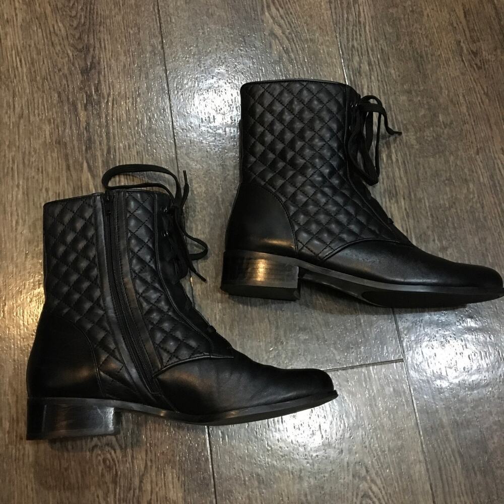 Neiman Marcus Women’s Size 9 Quilted Lace Up Black Boots - Picture 11 of 13